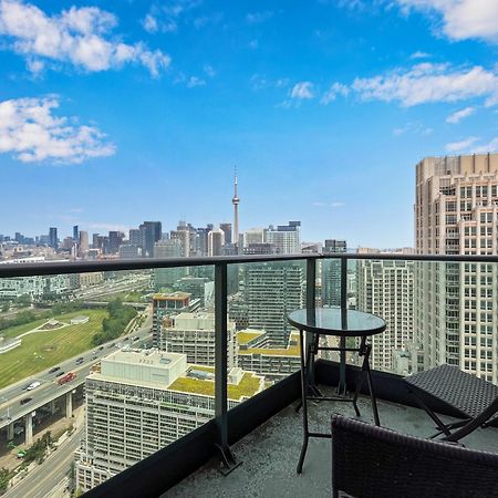 2 Bedroom Waterfront Condo Downtown W/ Free Parking โตรอนโต ภายนอก รูปภาพ