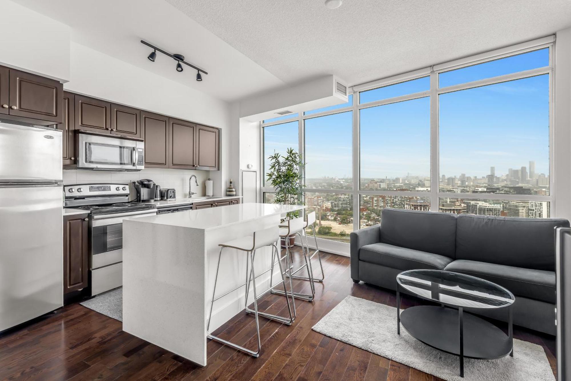 2 Bedroom Waterfront Condo Downtown W/ Free Parking โตรอนโต ภายนอก รูปภาพ