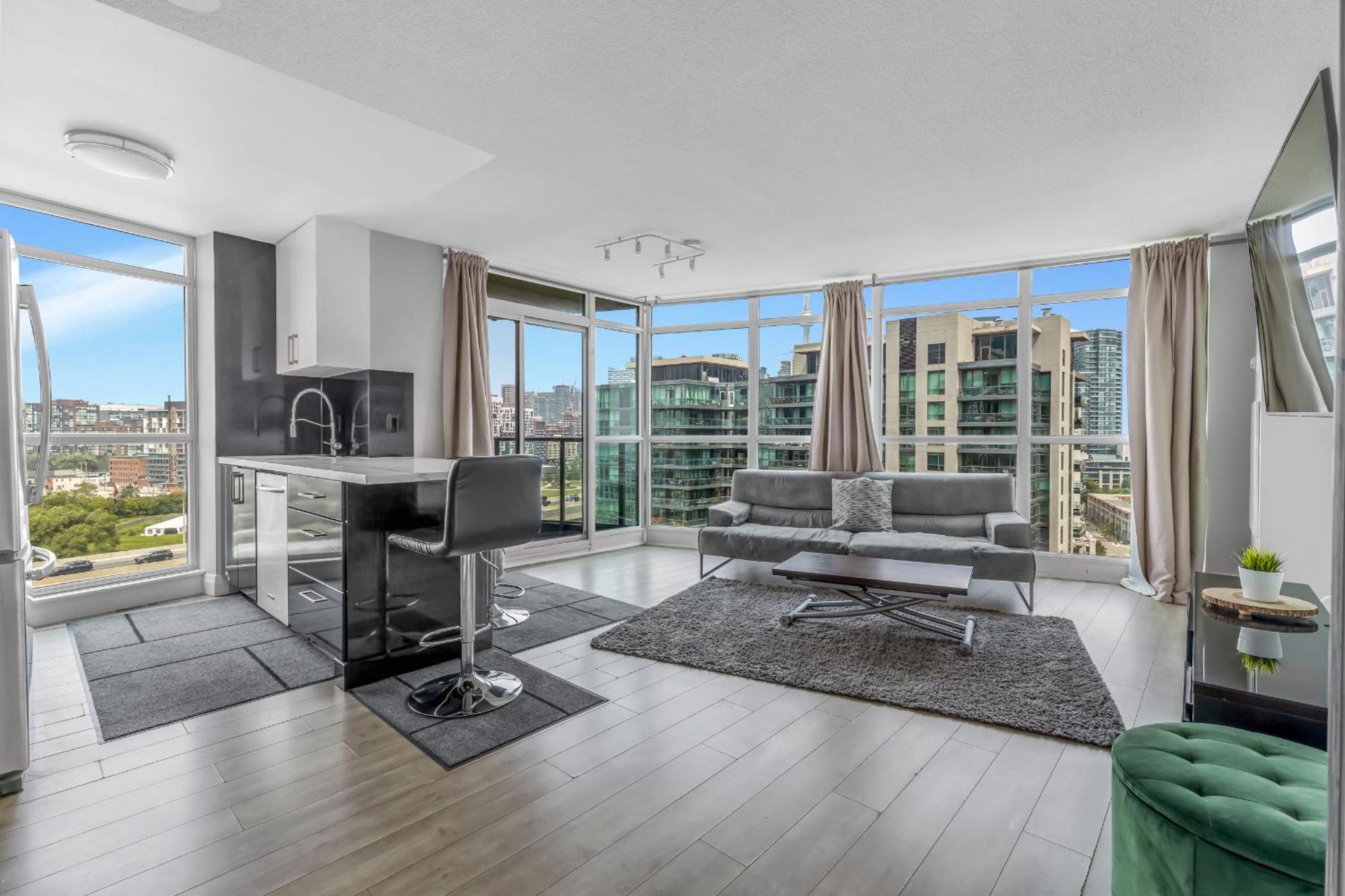 2 Bedroom Waterfront Condo Downtown W/ Free Parking โตรอนโต ภายนอก รูปภาพ